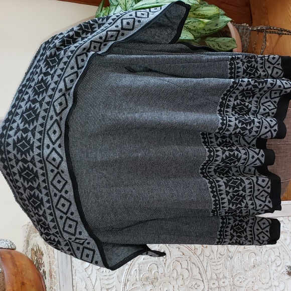 Pretty Cardigan - Picture 4 of 4